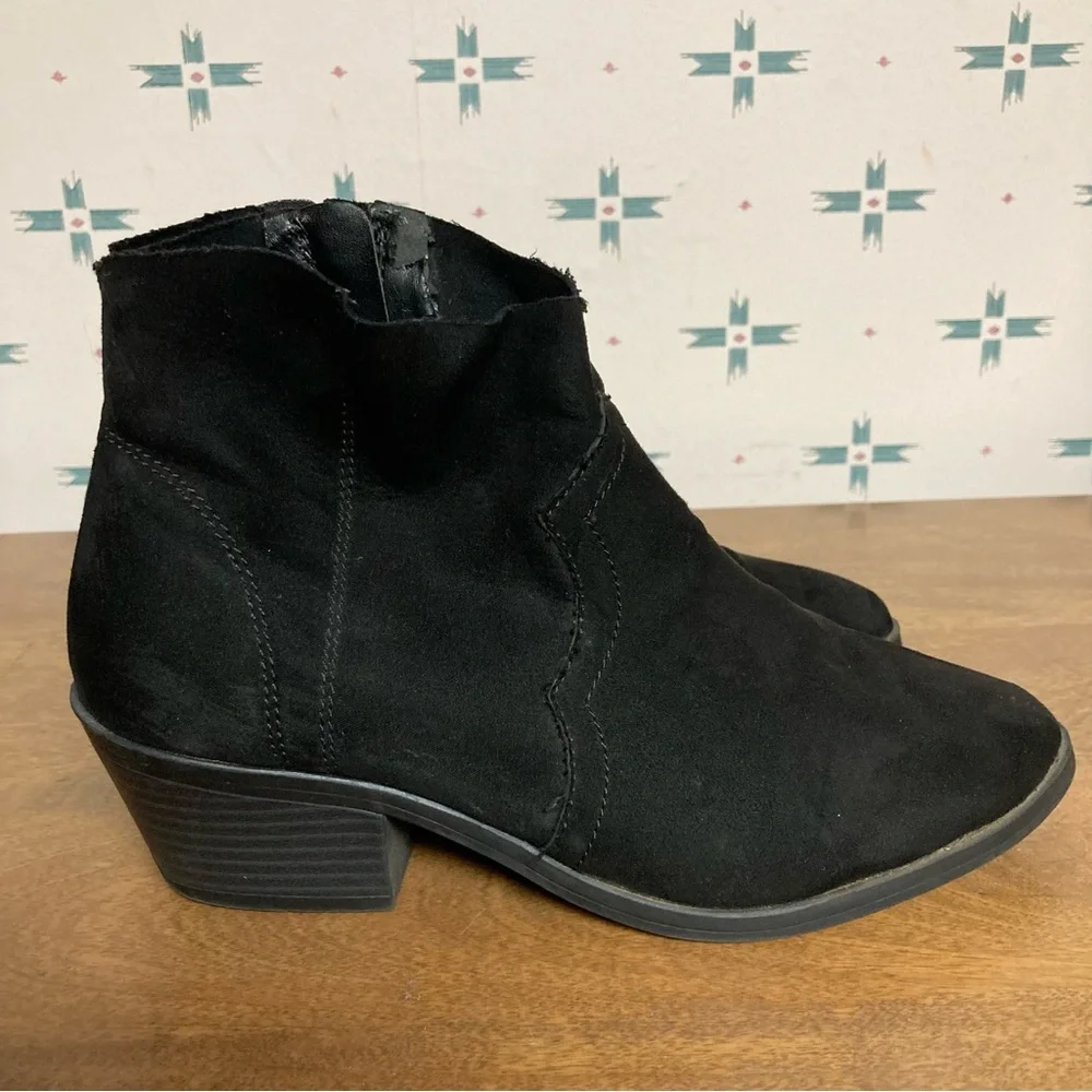 5/$15 Time and True Black Western Style Ankle Boots 6.5